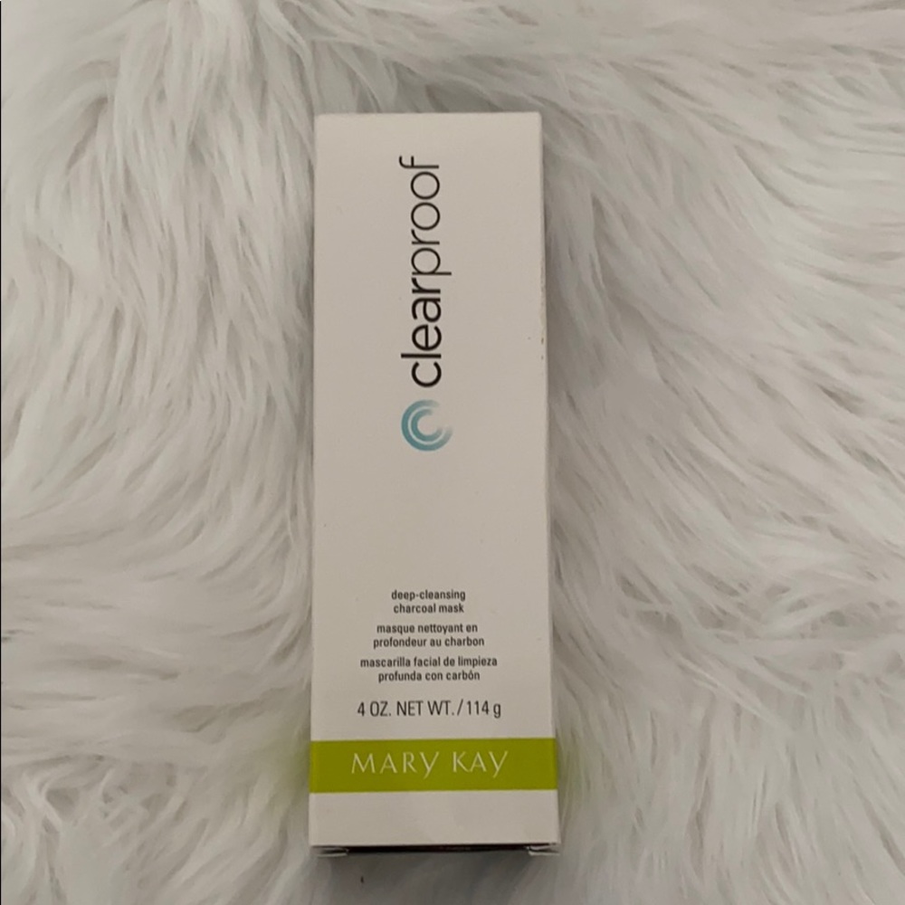 Deep cleansing charcoal mask